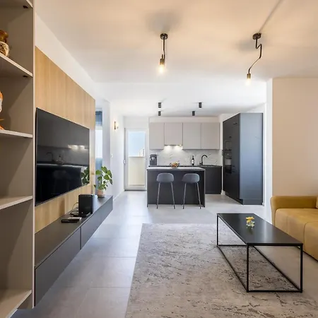 Exclusive Apartment Split